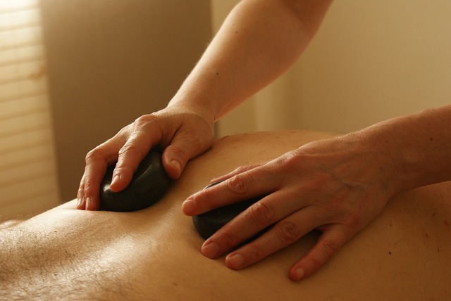 massage-389727_640